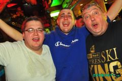 230303-Pull_up_in_SUV_002