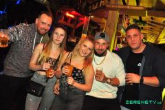 230303-Pull_up_in_SUV_003