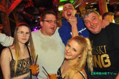 230303-Pull_up_in_SUV_005