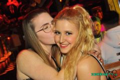 230303-Pull_up_in_SUV_006