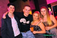 230303-Pull_up_in_SUV_011