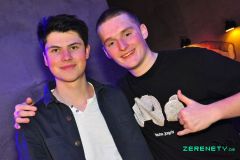 230303-Pull_up_in_SUV_014