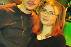 230303-Pull_up_in_SUV_015