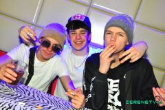 230303-Pull_up_in_SUV_024