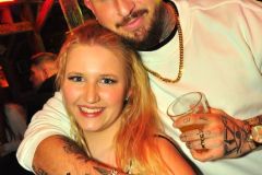 230303-Pull_up_in_SUV_030