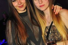 230303-Pull_up_in_SUV_038