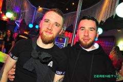 230303-Pull_up_in_SUV_043