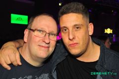 230303-Pull_up_in_SUV_056