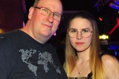 230303-Pull_up_in_SUV_073