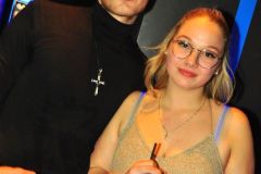 230303-Pull_up_in_SUV_078