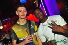 230303-Pull_up_in_SUV_085