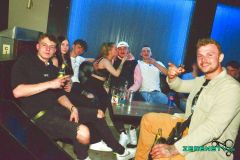 230303-Pull_up_in_SUV_087