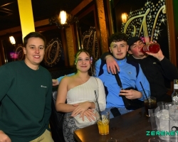 16.12.22 - Pull up in SUV's I Black   DeutschRap