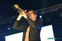 Tropical-Mountain-305