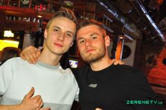 221022-90er_Party_023