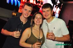 221022-90er_Party_052