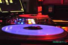 230128-90er_Party_008